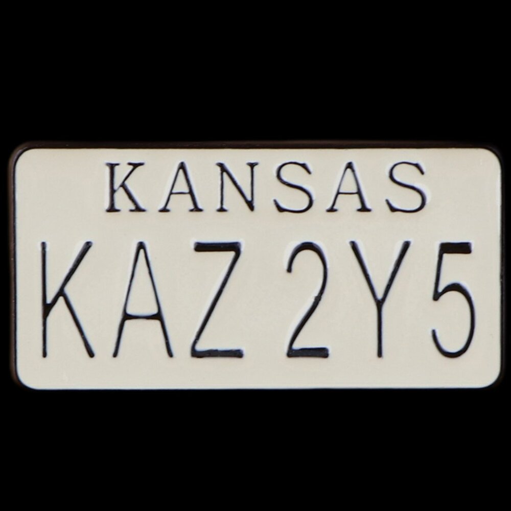 SUPERNATURAL IMPALA KS LICENSE PLATE ‘KAZ 2Y5’ ENAMEL PIN LAPEL PIN BROOCH NWT - Picture 2 of 14